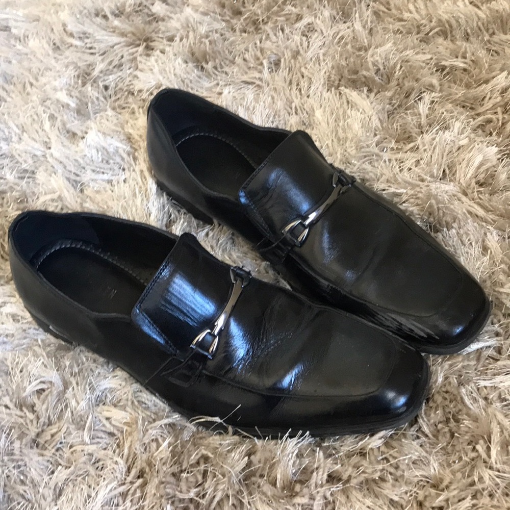 Dress shoes